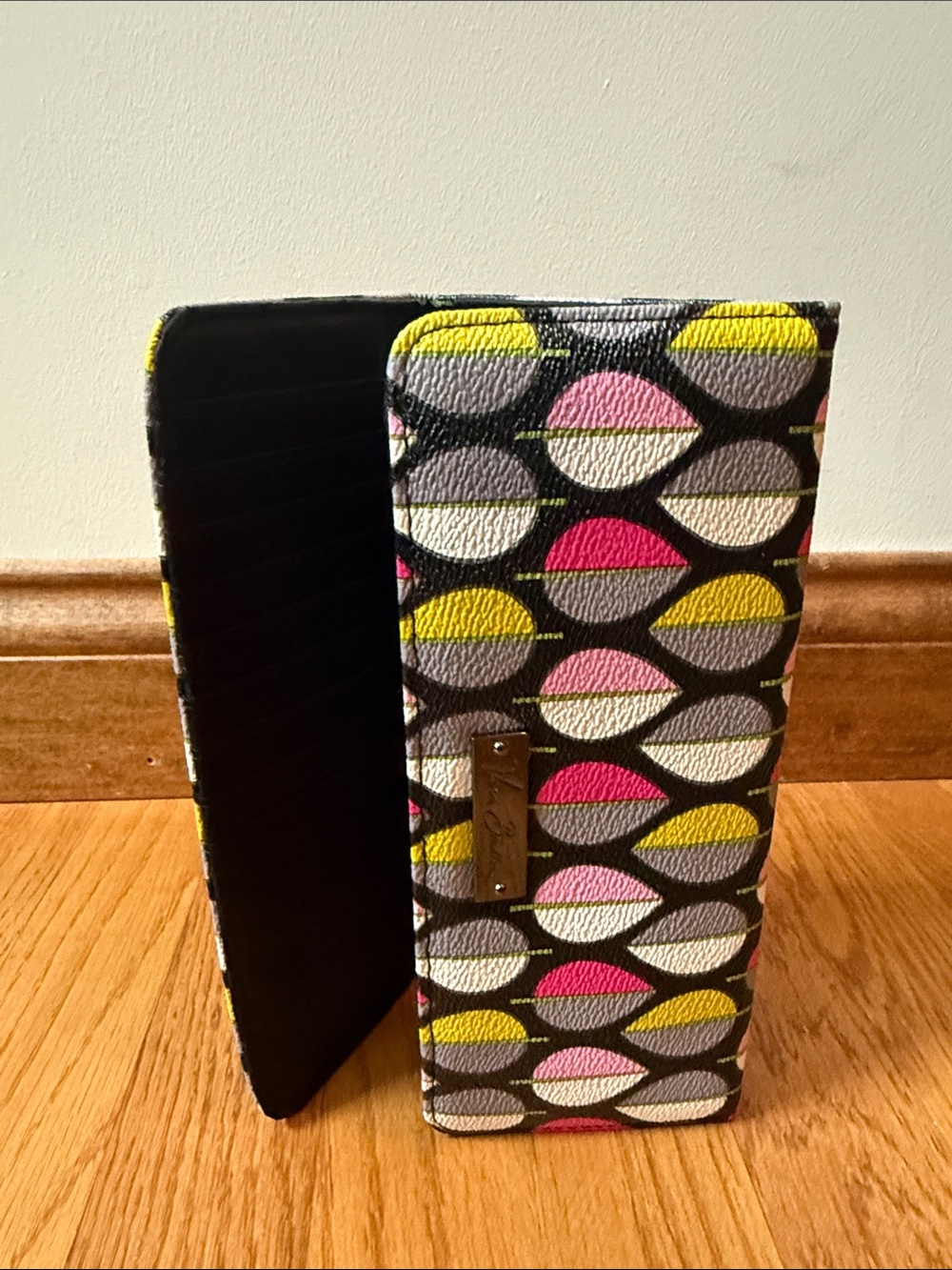 Vera Bradley Moon Drops Trifold Wallet Lots of Card Slots Magnetic Closure - Picture 6 of 9